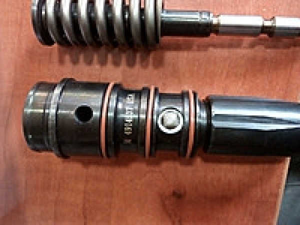 4914537 �������� SD32 Cummins NTA855