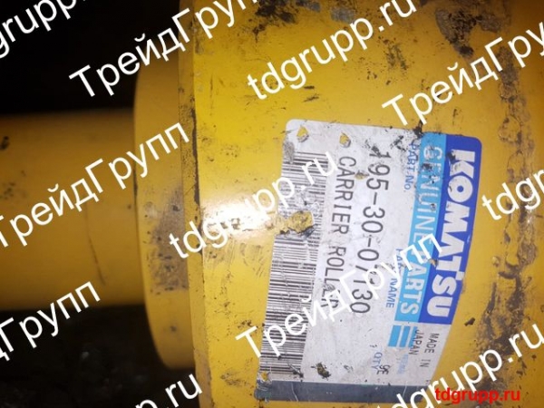 195-30-07130 ����� �������������� (Carrier roller) Komatsu D375A